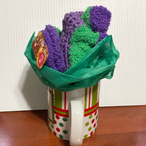 Dear Santa “I Can Explain” Coffee Mug 16 oz and Fuzzy Socks GIFT SET - Picture 7 of 13